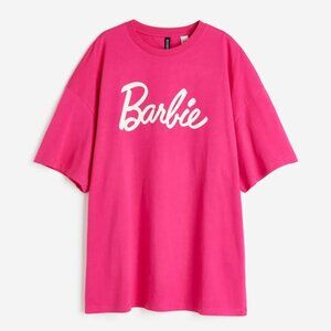 NWT Oversized Barbie Hot Pink Bubble gim T-Shirt H&M Sold Out Sz L